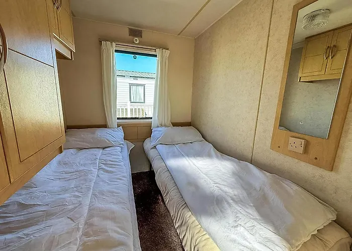 8 Berth Caravan With Free Wifi At Heacham Holiday Park In Norfolk Ref 21008E