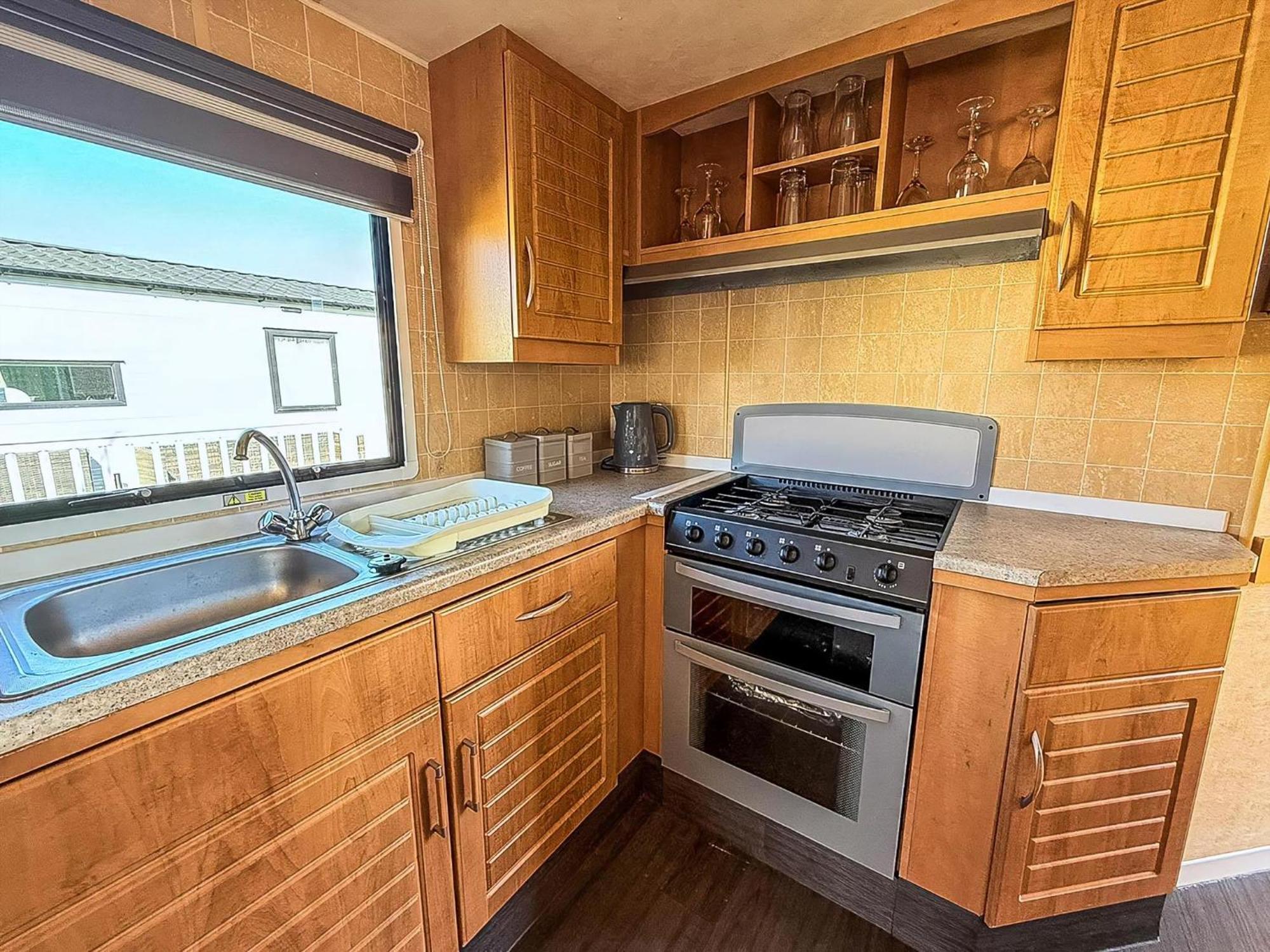 8 Berth Caravan With Free Wifi At In Norfolk Ref 21008e * Heacham