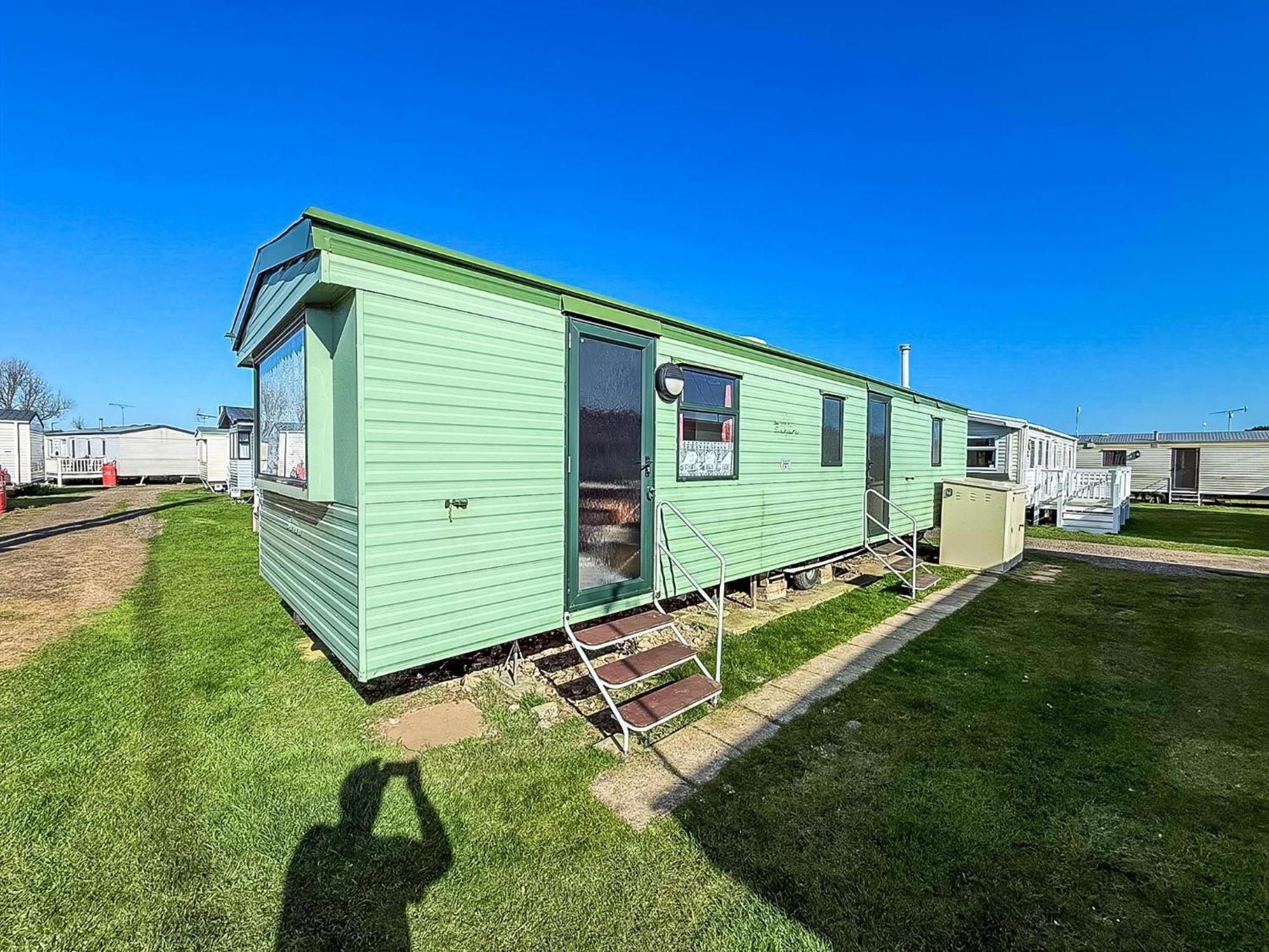 8 Berth Caravan With Free Wifi At In Norfolk Ref 21008e Campsite Heacham